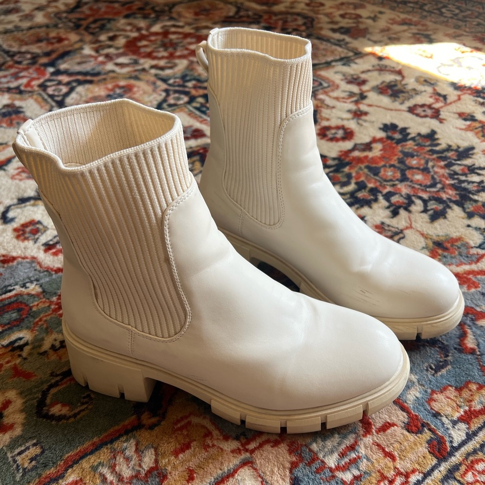 ZBY Off-White Chunky Chelsea Ankle Boot